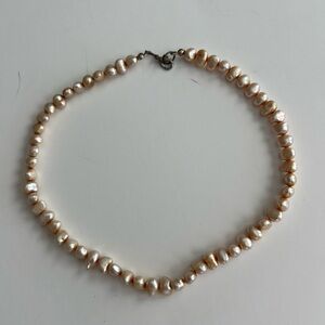 Women, necklace stone, gold chain